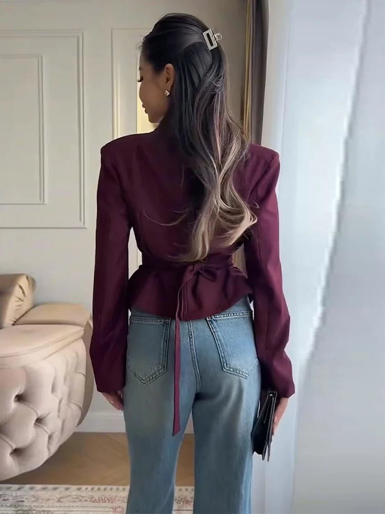 Blazer cintré structuré à épaules Tricia