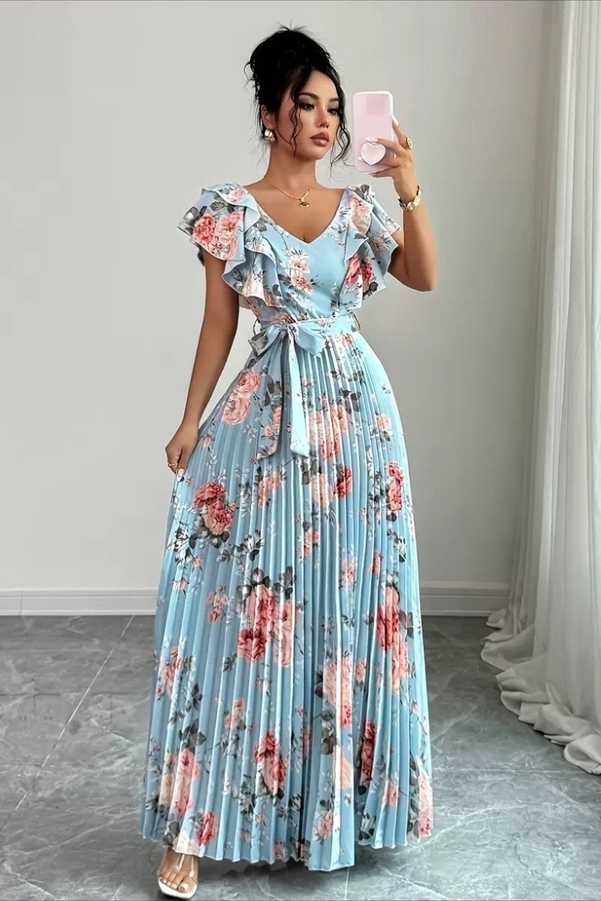 Robe longue Valentina à motif floral, encolure en V et manches à volants