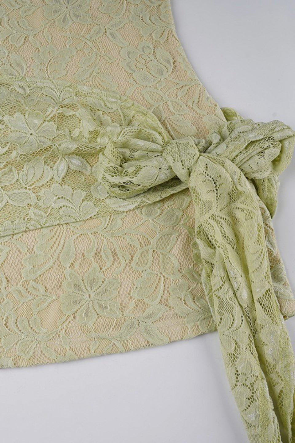 Mini-robe en dentelle ajustée Valentina