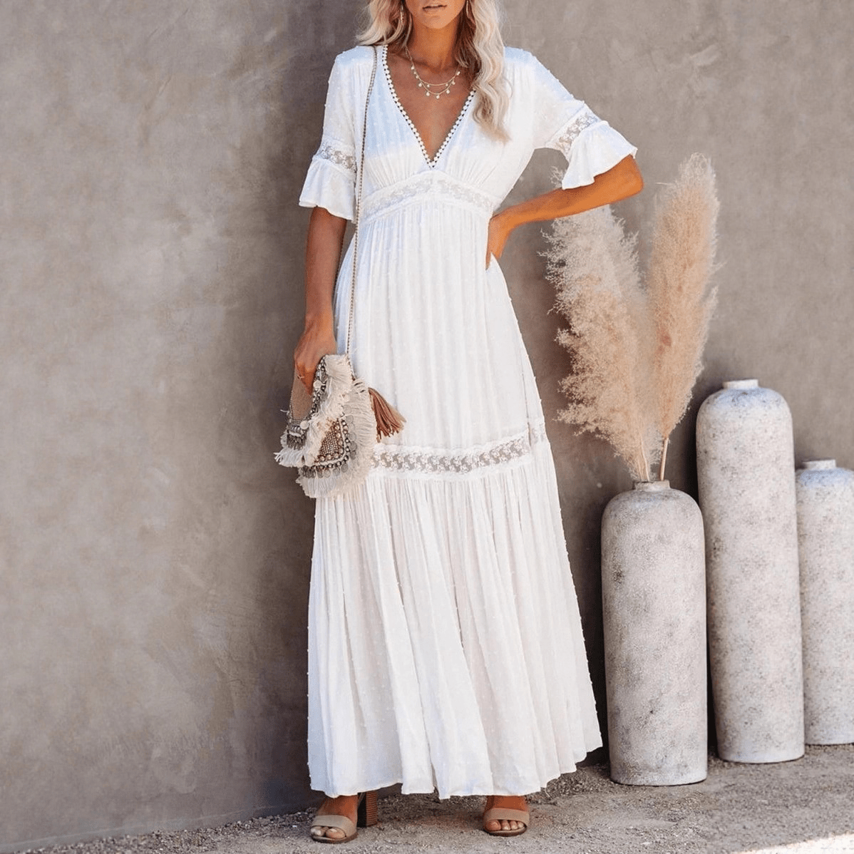 Robe midi Winona à col en V et en dentelle