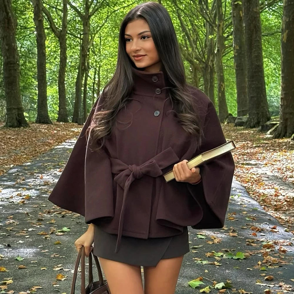 Veste en laine à col montant et laçage