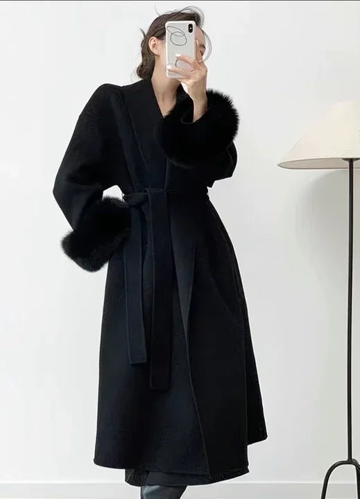 Manteau portefeuille en laine avec poignets en fourrure de renard
