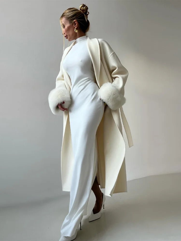 Manteau portefeuille en laine avec poignets en fourrure de renard