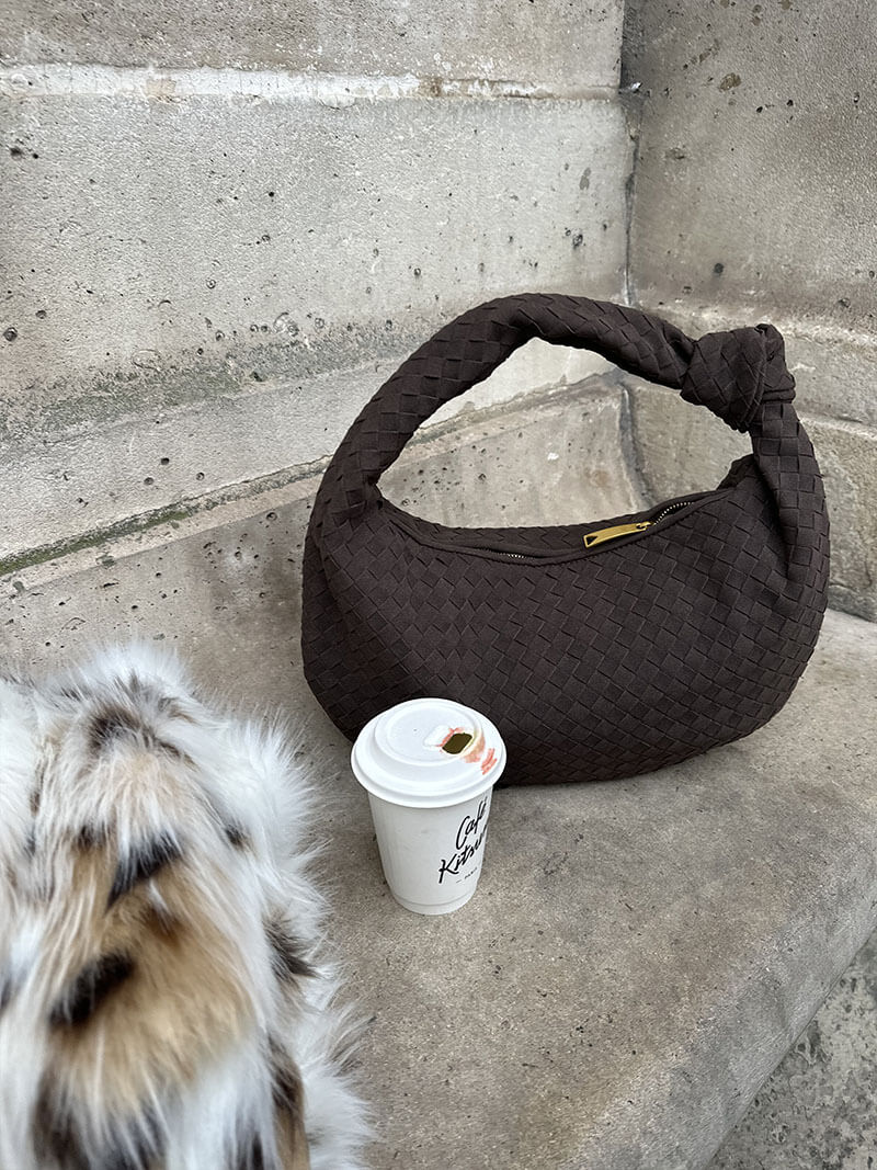 Sac tressé en daim, taille moyenne