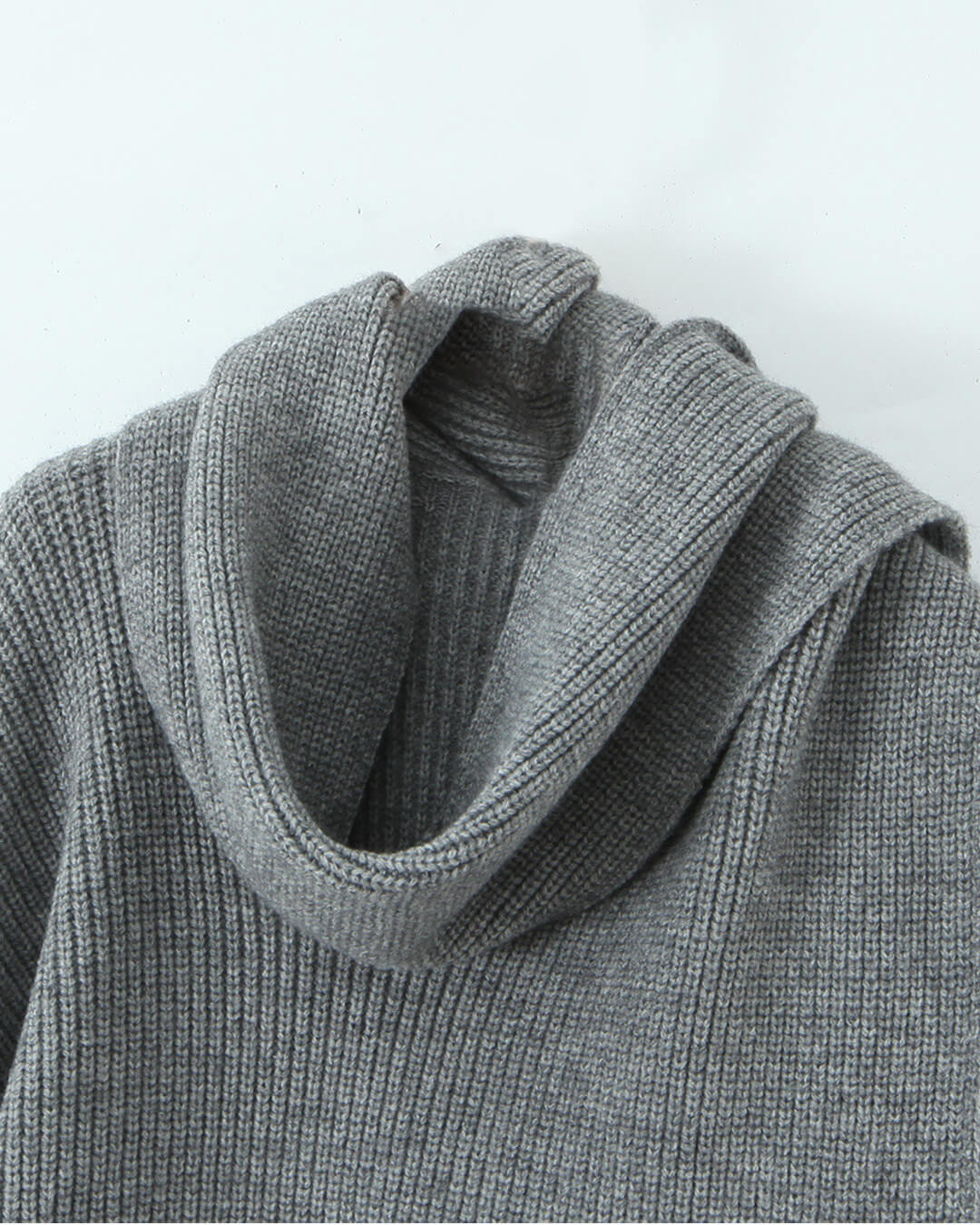 Pull en maille ample Xia avec écharpe