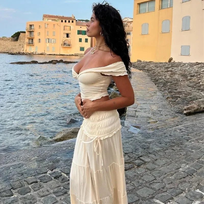 Ensemble Zendaya avec crop top à volants et jupe longue