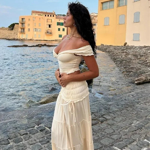 Ensemble Zendaya avec crop top à volants et jupe longue
