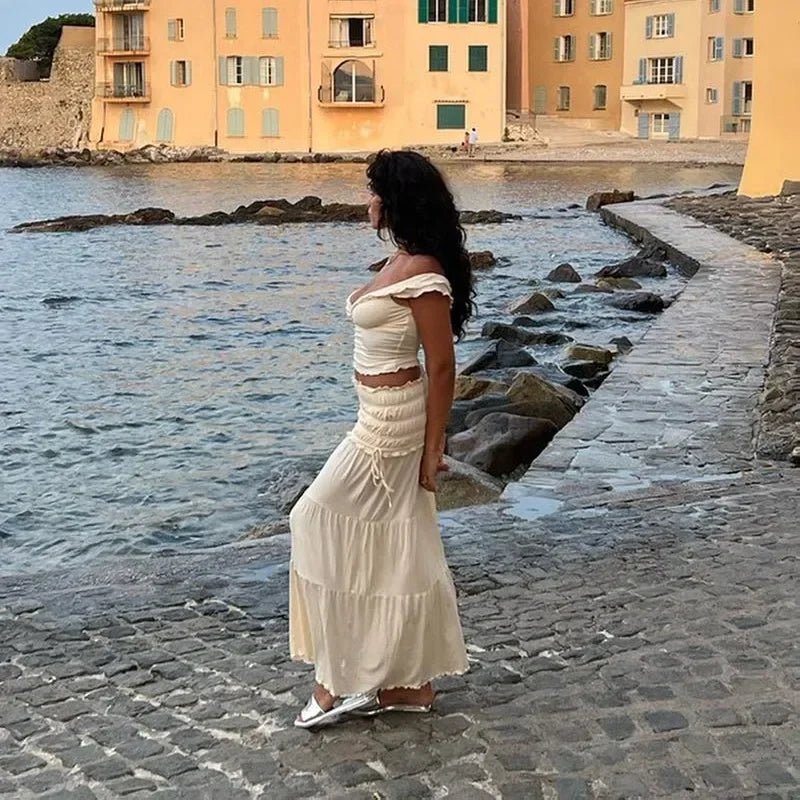Ensemble Zendaya avec crop top à volants et jupe longue